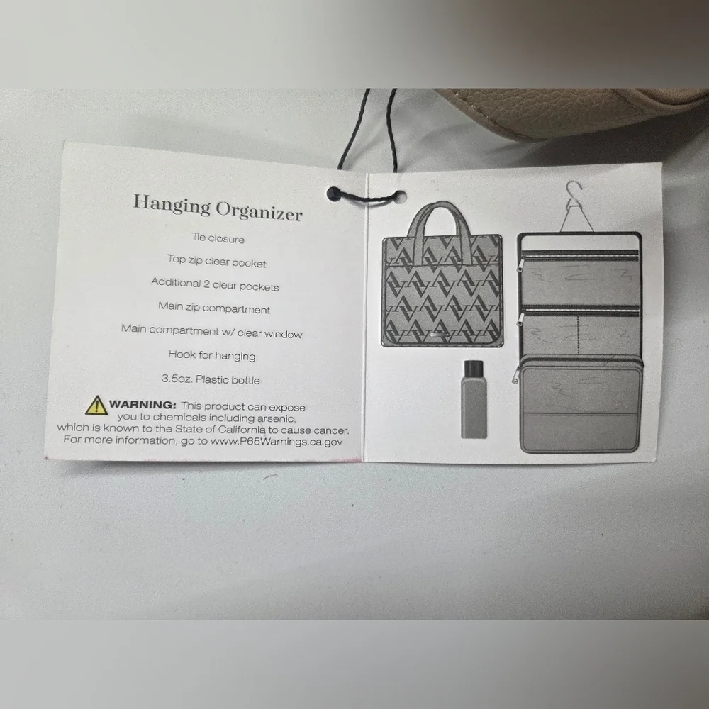 Adrienne Vittadini Hanging Organizer / Cosmetic Case NWT